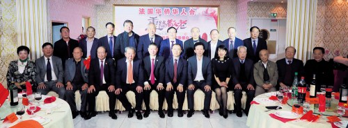 法國(guó)華僑華人會(huì)舉行了重陽敬老慶?；顒?dòng)。(《歐洲時(shí)報(bào)》/歐文 攝)