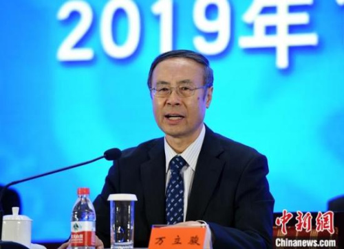 11月17日，中國僑商聯(lián)合會第五次會員代表大會在北京開幕，中國僑聯(lián)黨組書記、主席萬立駿出席開幕會并致辭。<a target='_blank' >中新社</a>記者 侯宇 攝