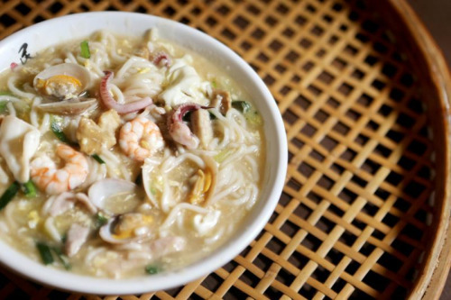 民眾菜館傳承了86年的興化鹵面，食材配料豐富。(嚴(yán)宣融攝)