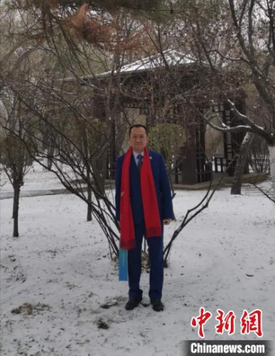  對來自香港的李紅光而言，能巧遇太原的第一場雪，令他感到驚喜。受訪者供圖