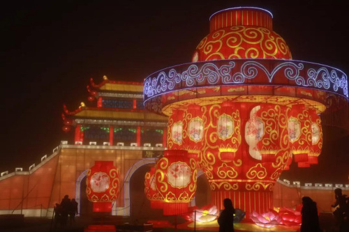 “大唐城樓和宮燈”。