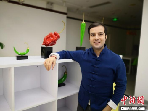 意大利人張盧卡。 陳選斌 攝