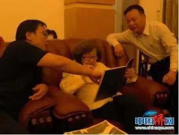 資料圖：2017年，巫漪麗在僑鄉(xiāng)容縣錄制鋼琴版《梁?！贰Ａ趾茢z