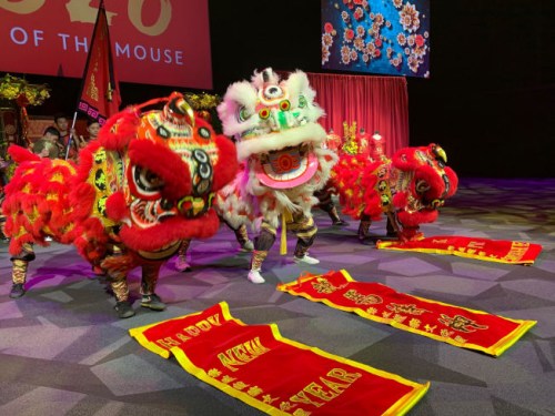 美國迪斯尼慶祝農(nóng)歷鼠年。(美國《世界日報》/張宏 攝)