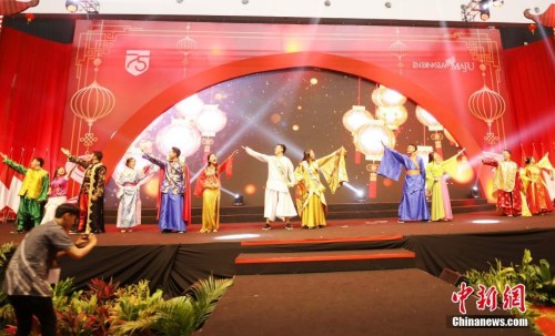 1月30日，印尼全國慶祝2020農(nóng)歷新年大型活動在萬丹省唐格朗市舉行。圖為中華傳統(tǒng)文化歌舞表演。 <a target='_blank' >中新社</a>記者 林永傳 攝