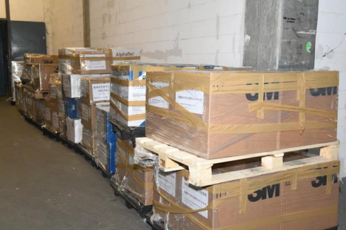 奧地利僑界集中在維也納多瑙速運倉庫的部分捐贈物資