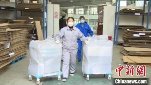 資料圖：醫(yī)用物資不斷。