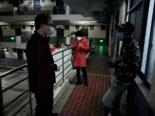 老師不定期走訪慰問(wèn)留校學(xué)生