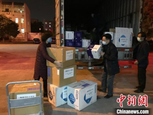 致公黨福清市委會攜手海外洪門捐贈物資支援家鄉(xiāng)抗疫。　鄭松波 攝