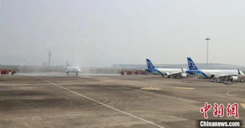 資料圖：飛機抵達(dá)