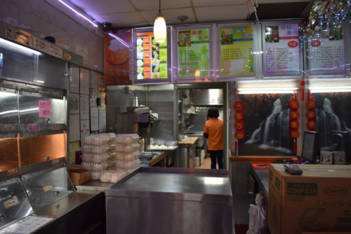  “蒸包皇”僅有半數(shù)員工自愿性到店上班。(美國《世界日報》/顏嘉瑩 攝)