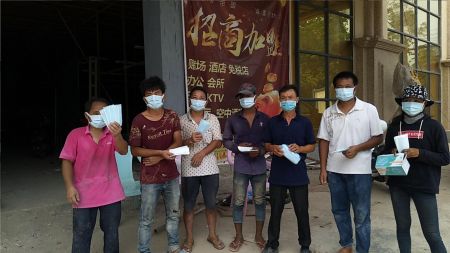 (圖片來源：柬埔寨《柬華日?qǐng)?bào)》)