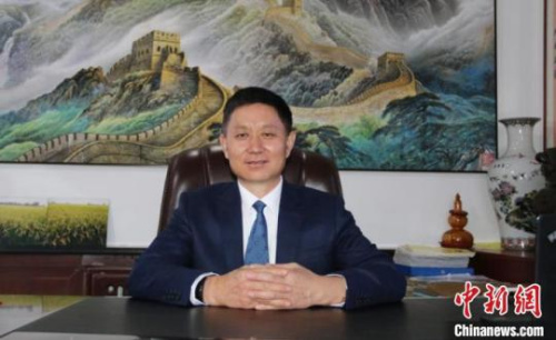 全國(guó)人大代表、黑龍江省樺南縣梨樹(shù)鄉(xiāng)和平村農(nóng)民技術(shù)員、黑龍江孫斌鴻源農(nóng)業(yè)開(kāi)發(fā)集團(tuán)總經(jīng)理孫斌。孫斌 提供