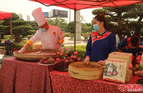 現(xiàn)場制作紅團(tuán)