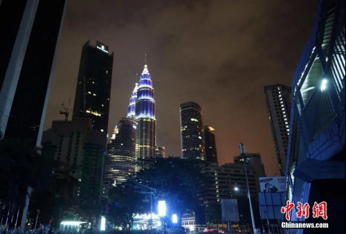 資料圖：圖為吉隆坡著名地標(biāo)雙子塔。<a target='_blank' >中新社</a>記者 陳悅攝
