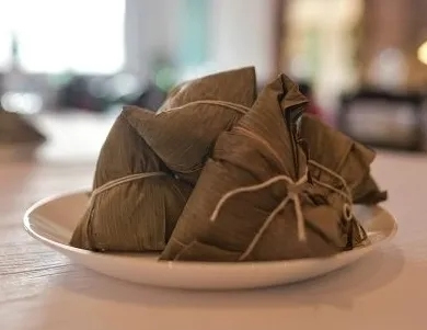 蘇黎世僑胞做的粽子。(受訪者供圖)