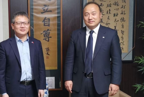 詹孔朝領(lǐng)事與張巖松校長