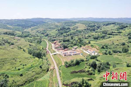 故縣鎮(zhèn)王家莊村新面貌?！∏爻?攝