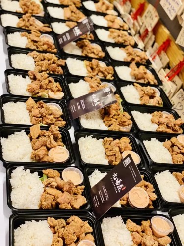 疫情期間憑發(fā)展在線，外送訂單大增。(林國(guó)耀提供)