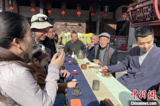 “老外”鏡頭里的中國年：花式年俗寄托美好中國夢