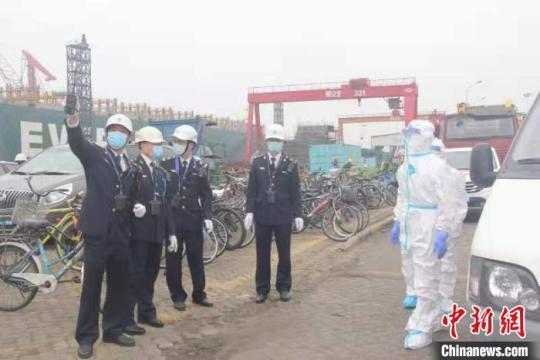 廣州海事部門緊急救助一名患病外籍船員