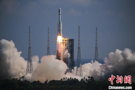  天舟三號(hào)貨運(yùn)飛船在文昌點(diǎn)火起飛。胡煦劼 攝