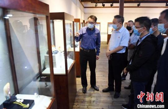 中國(guó)工藝美術(shù)大師鄭幼林傳承展舉辦延續(xù)歷史文脈