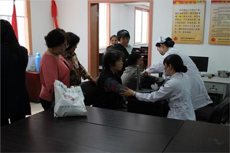 吳中區(qū)城區(qū)開展健康義診活動服務(wù)僑眷