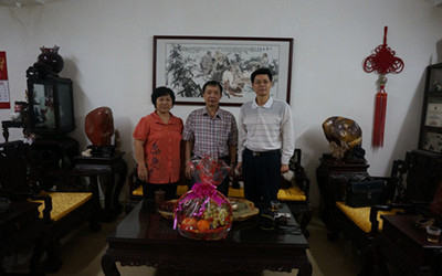 荔灣區(qū)僑聯(lián)領(lǐng)導(dǎo)拜訪顧問呂志強(qiáng)先生(中)