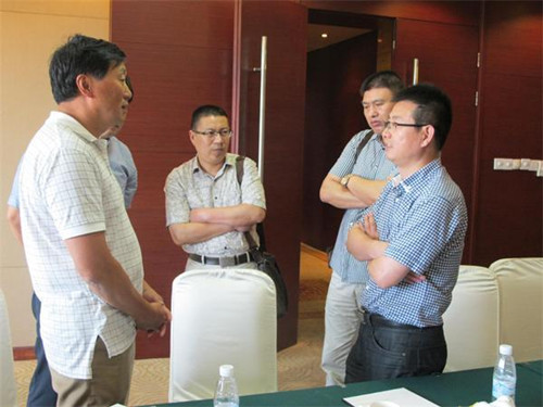 海外海外僑華人高層次人才與連云港市相關(guān)單位進(jìn)行洽談