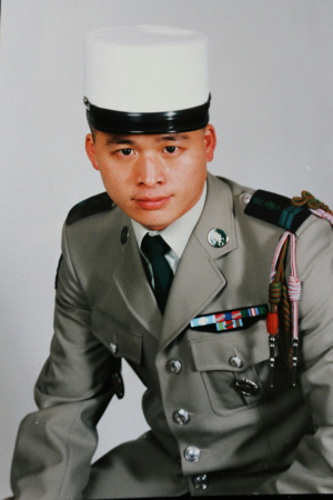 中國(guó)僑網(wǎng)服役時(shí)的厲毅偉。(《青田僑報(bào)》)