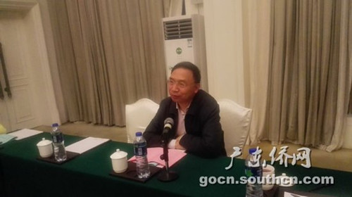 中國僑網(wǎng)廣東省僑辦林琳副主任向中央媒體記者們介紹廣東僑捐情況