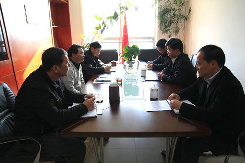 中國僑網(wǎng)常州市政府副市長方國強一行與市僑辦班子成員進行座談