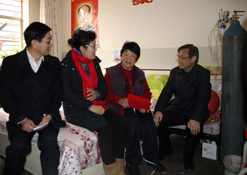 中國僑網(wǎng)甘肅省僑聯(lián)慰問巴西僑眷狄樹蘭