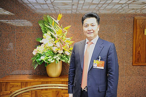 中國僑網(wǎng)政協(xié)委員朱奕龍