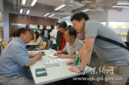 中國僑網(wǎng)律師與僑企開展“一對(duì)一”咨詢服務(wù)