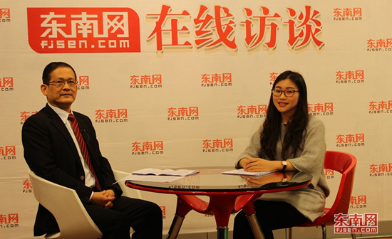 福建省人民政府僑務辦公室主任楊輝(左)做客東南網(wǎng)演播廳。