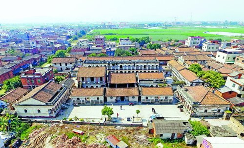 東美村番仔樓為以南洋風(fēng)格為主的中西合璧豪華舒適的古民居建筑群。