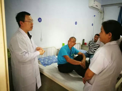 美籍華人醫(yī)學(xué)博士赴山西運(yùn)城進(jìn)行臨床指導(dǎo)交流