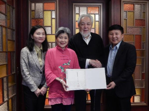 上海市僑辦主任徐力會見英國著名僑領(lǐng)單聲及其夫人