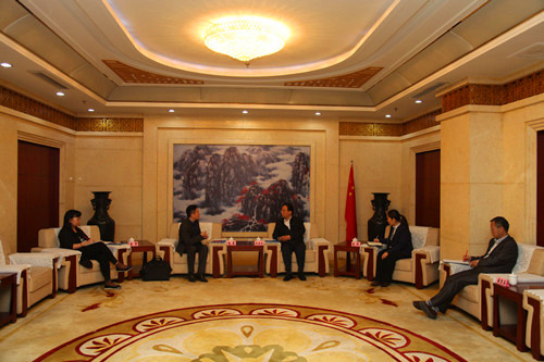 中國(guó)僑網(wǎng)山西省外僑辦副主任武紹忠會(huì)見(jiàn)恒天然大中華區(qū)政府事務(wù)總監(jiān)鮑晨一行