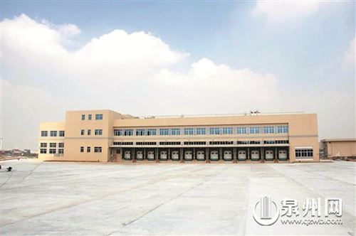 這是晉江首個多溫層物流“大冰箱”