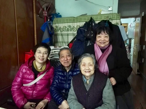 中國僑網(wǎng)看望印尼老歸僑李學(xué)敏教授夫婦