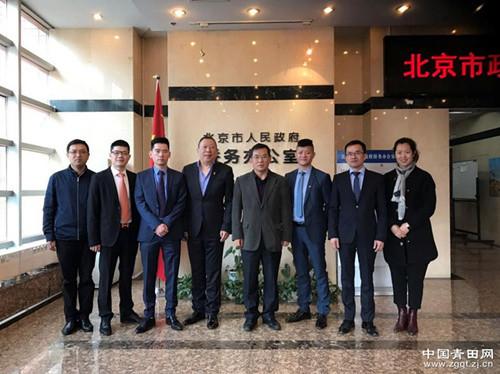 中國僑網(wǎng)左二起:朱海稅 王東發(fā) 陳蘇平 劉春峰 李子博 朱楓 李曉菲