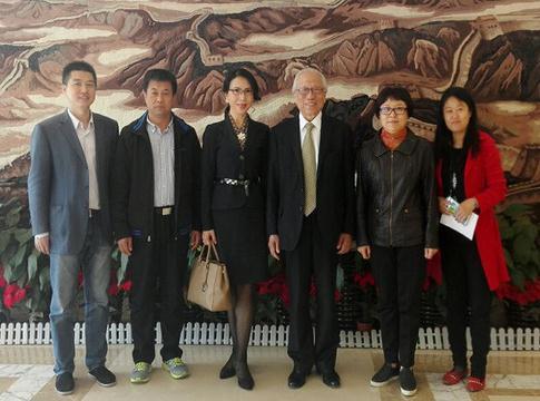 中國僑網(wǎng)合影。