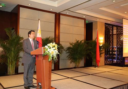 中國僑網(wǎng)四川省外事僑務(wù)辦主任慕新海致辭