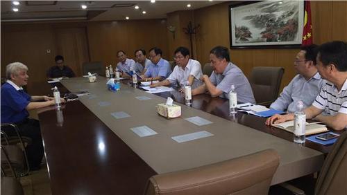 中國僑網(wǎng)王華主任會見日本新華僑通訊社總編輯蔣豐先生