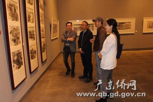 中國(guó)僑網(wǎng)參觀當(dāng)代院風(fēng)文化周展覽
