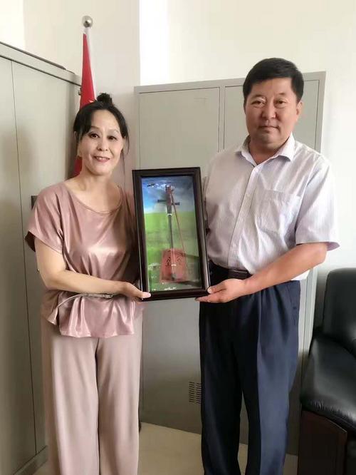 中國僑網(wǎng)合影。