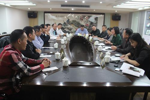 中國僑網(wǎng)會見合照。